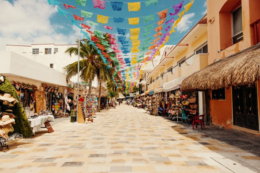 How Far Is Playa Del Carmen From Cancun